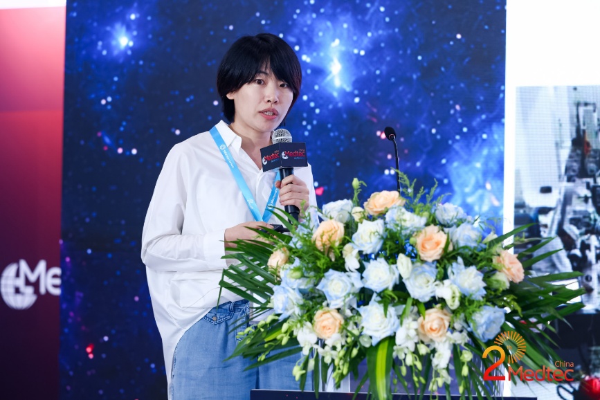 镭星激光一站式医用激光ODM/CDMO平台演讲现场